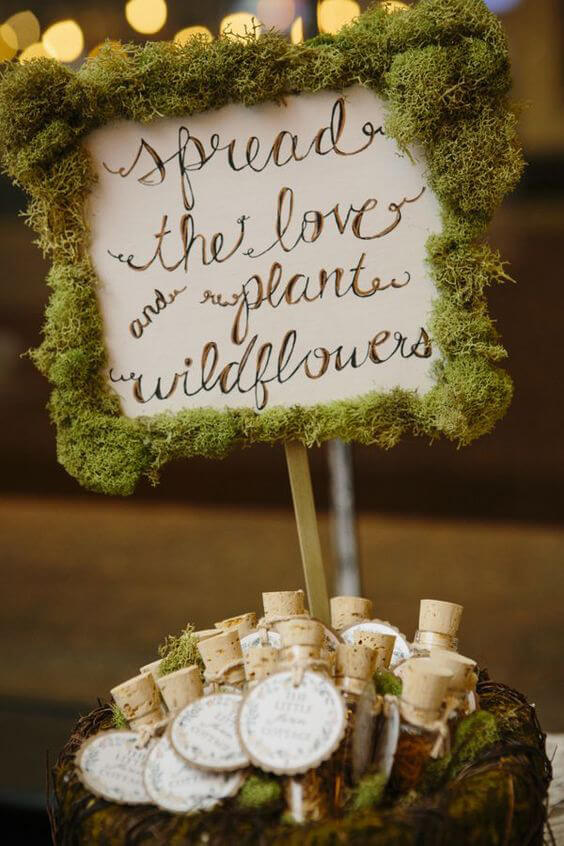 Give guests seeds to plant as a fun autumn wedding favour idea